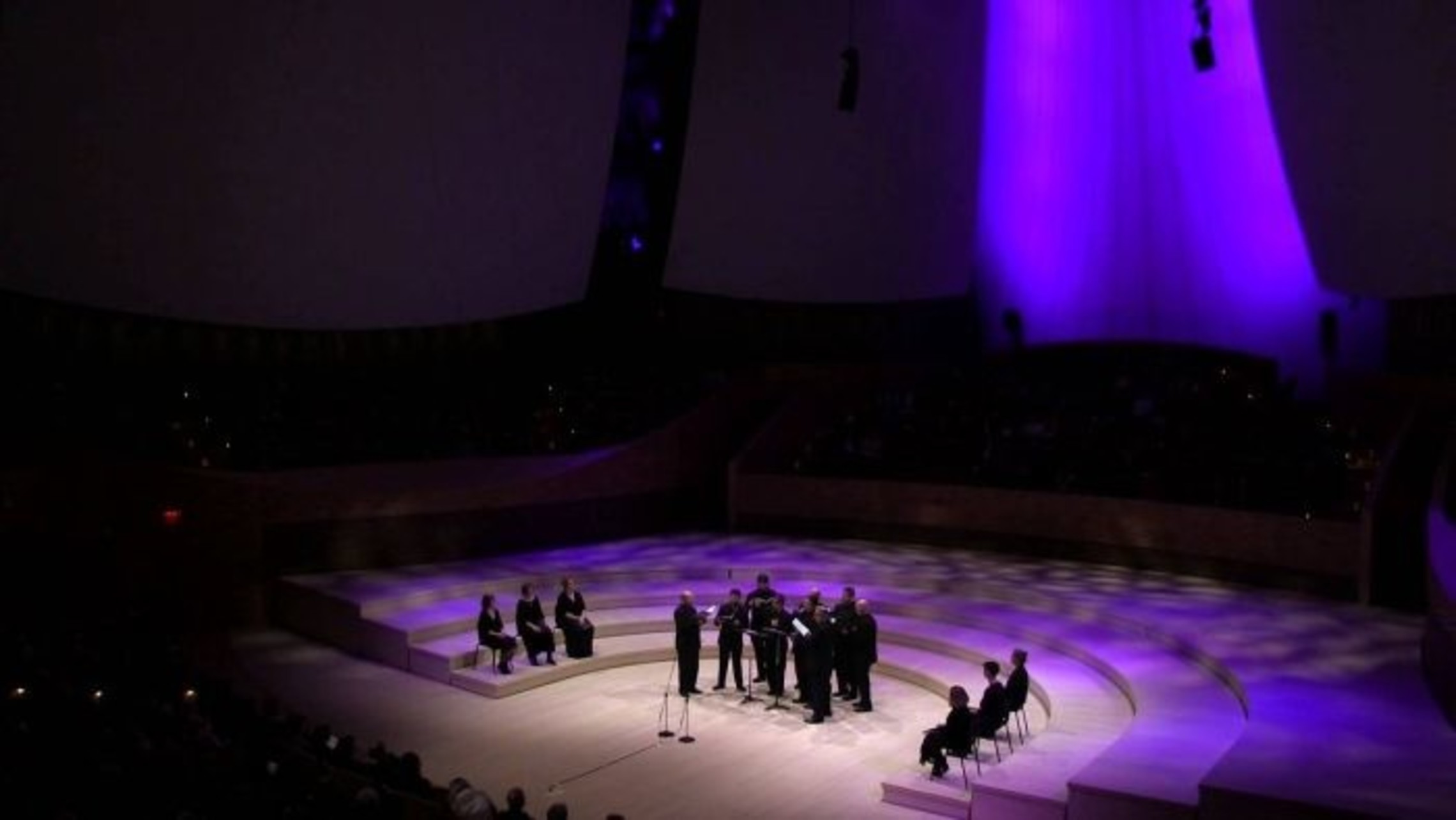 Cr In Stanford Bing Hall 700x394